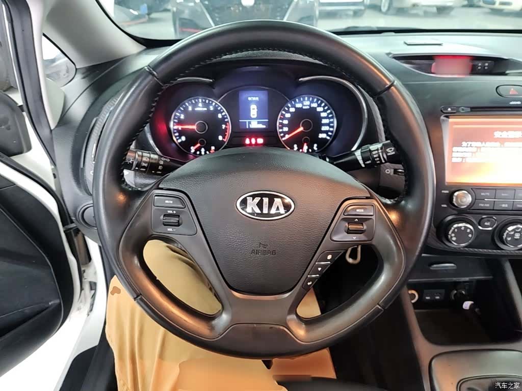 Kia K3, 2014 11