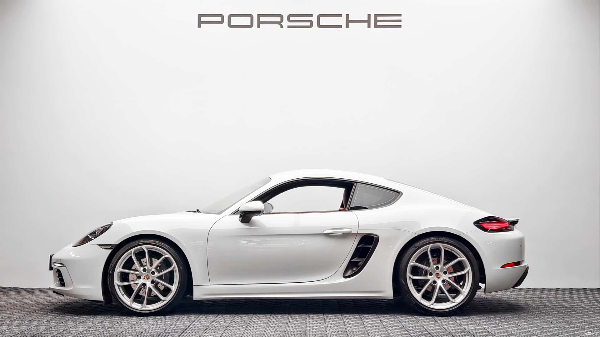 Porsche Cayman, 2025 4