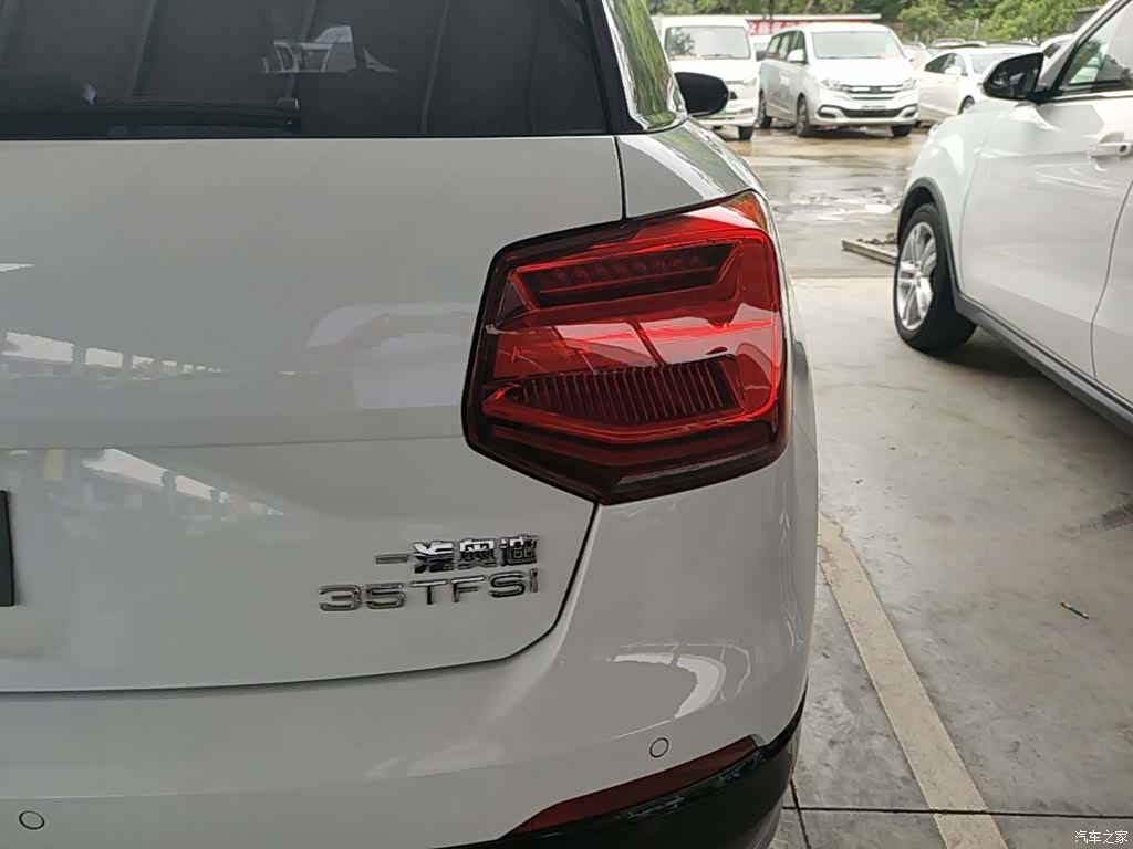 Audi Q2L, 2021 8