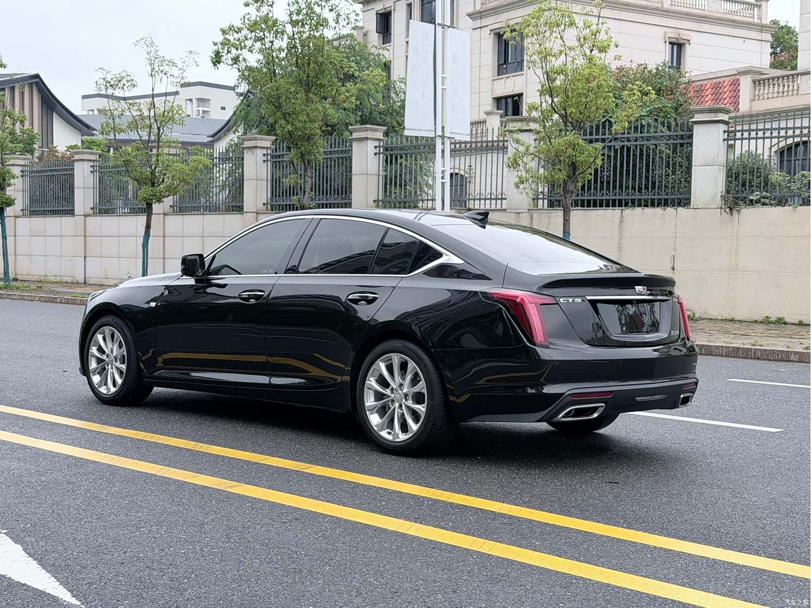 Cadillac CT5, 2023 все фото