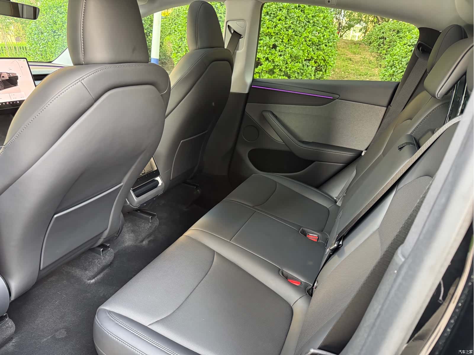 Tesla Model Y, 2025 8