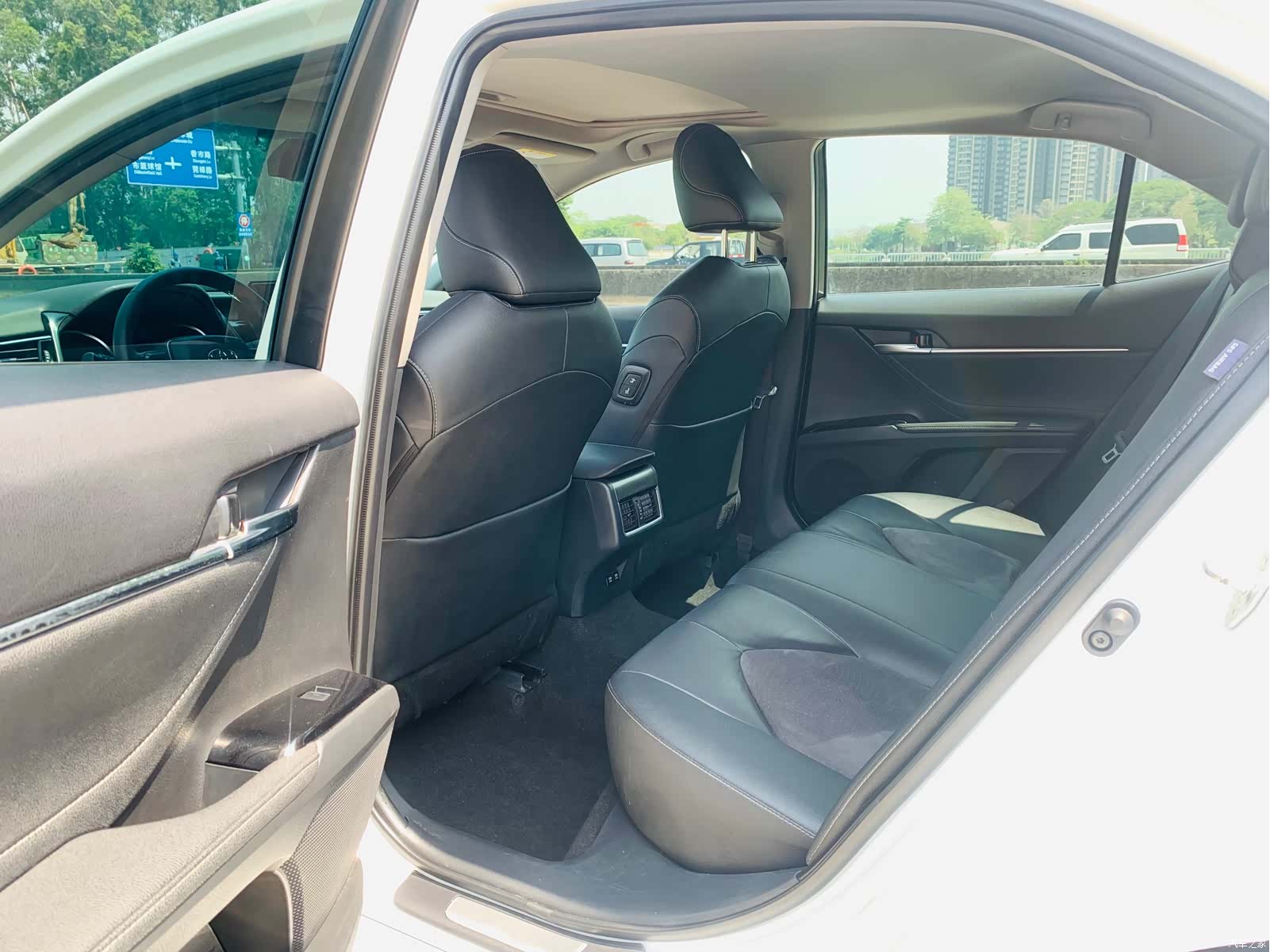 Toyota Camry, 2022 8