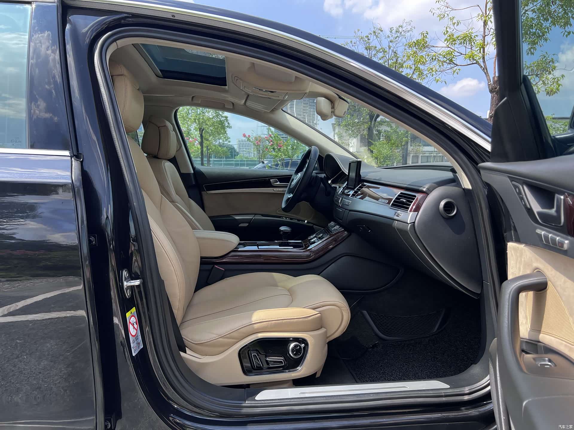 Audi A8L, 2012 все фото