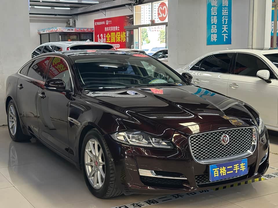 Jaguar XJ