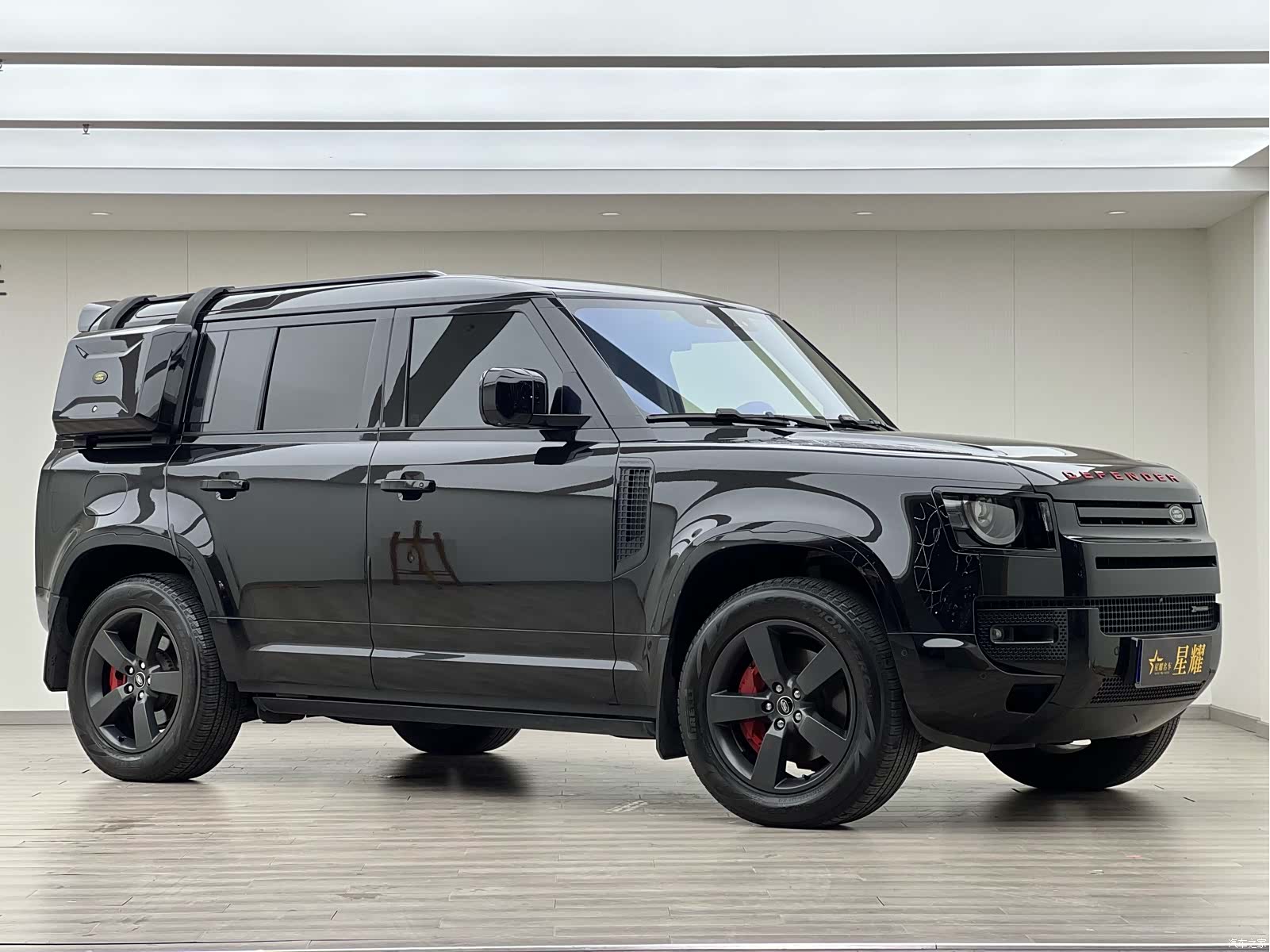 Land Rover Defender, 2022 3