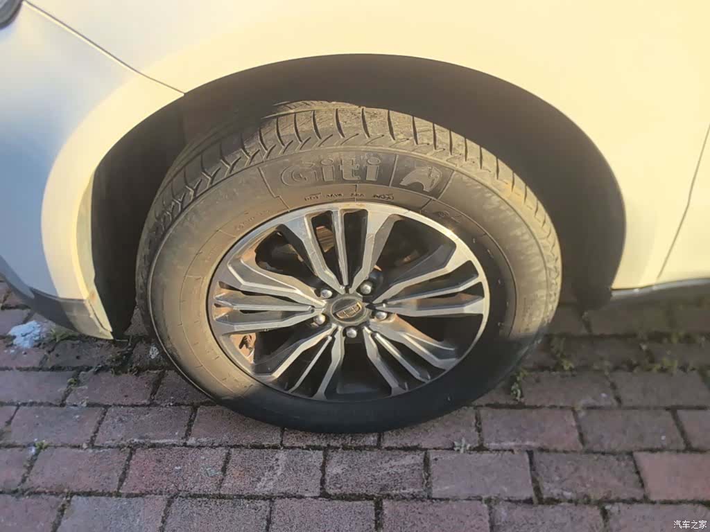 Geely X6, 2016 23
