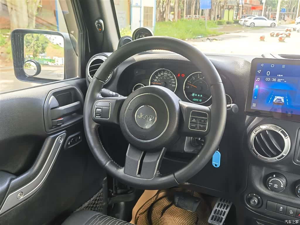 Jeep Wrangler, 2011 13