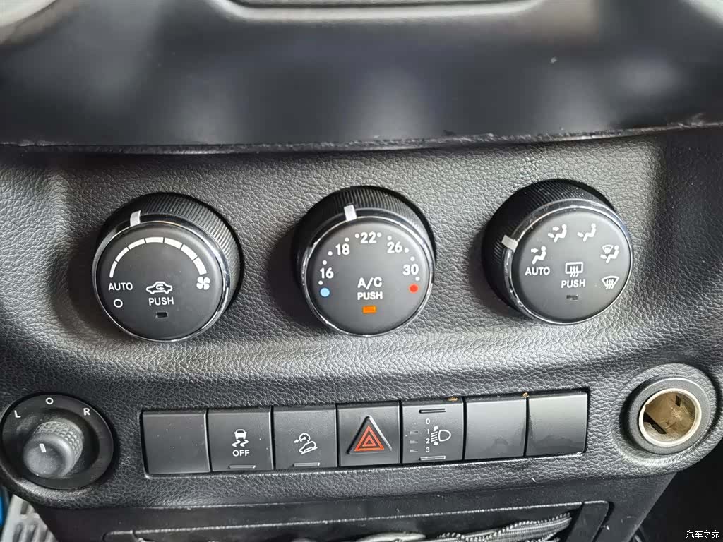 Jeep Wrangler, 2011 16