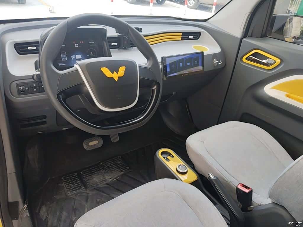 Wuling MINIEV, 2021 10