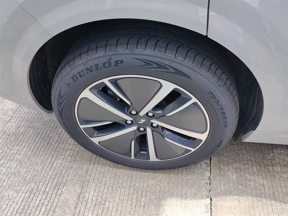 Li Auto Ideal L6