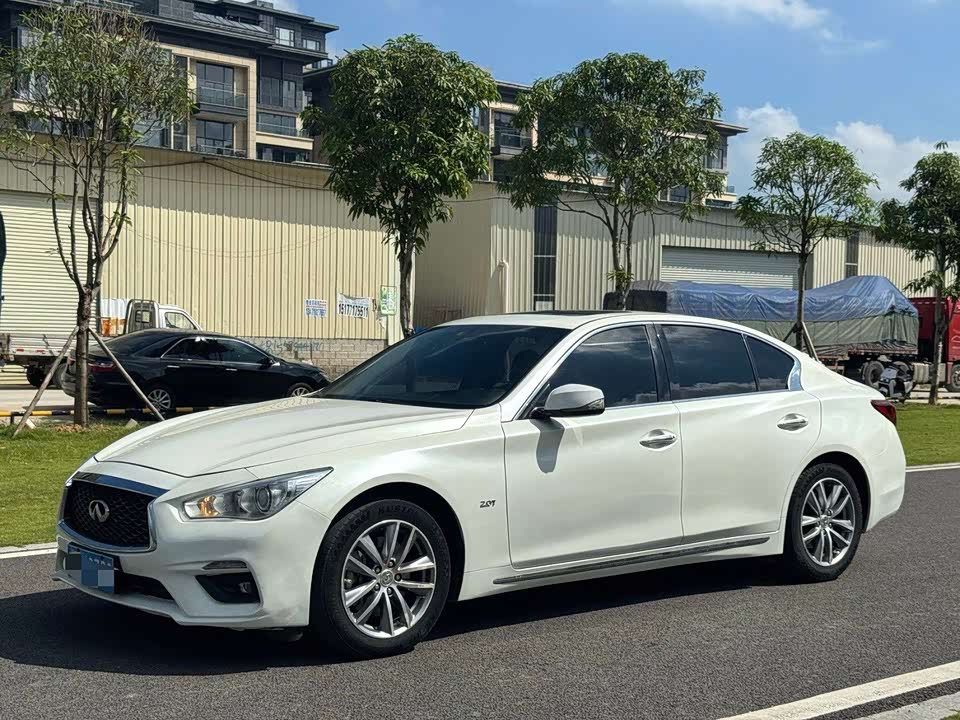 Infiniti Q50L