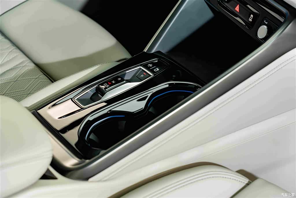Audi Q5L, 2026 19
