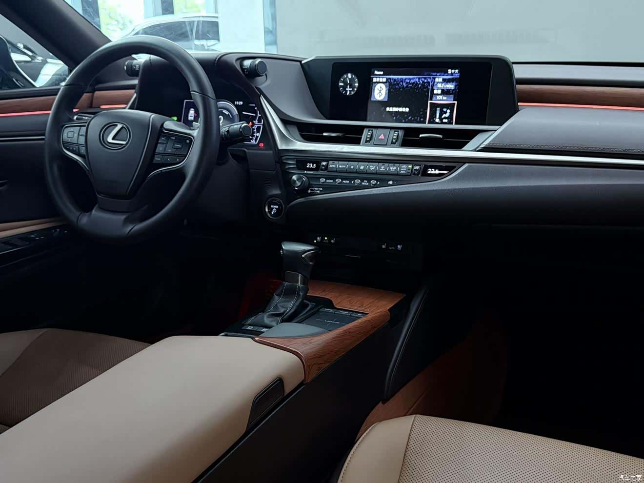 Lexus ES, 2019 9