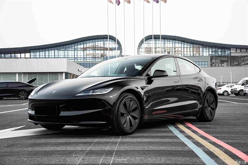 Tesla Model 3, 2024 1