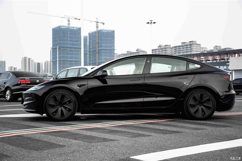 Tesla Model 3, 2024 все фото