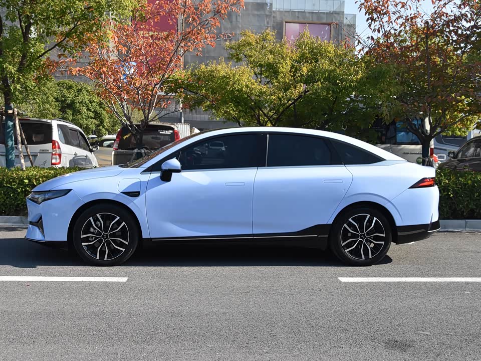 XPENG P5