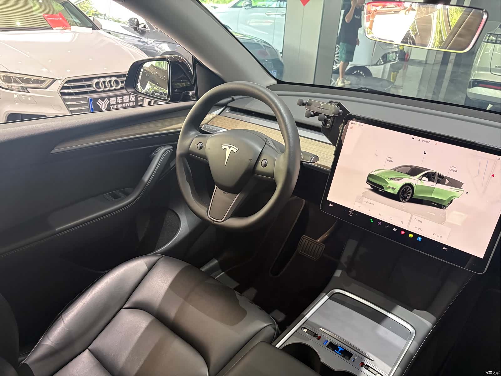 Tesla Model Y, 2023 10
