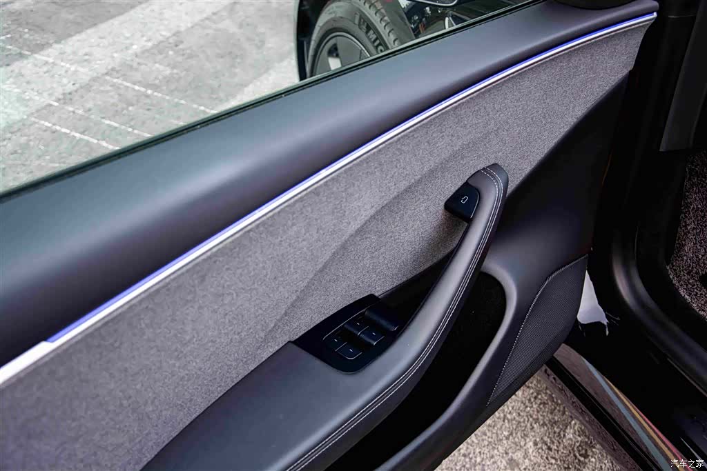 Tesla Model 3, 2024 14