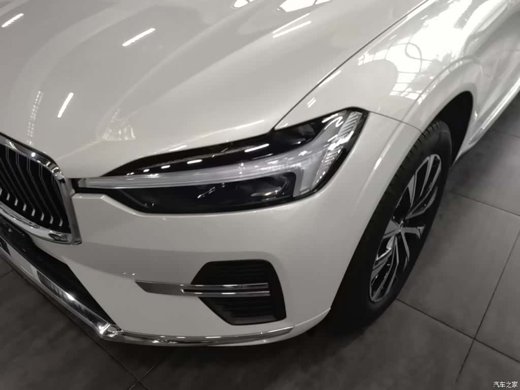 Volvo XC60, 2025 24