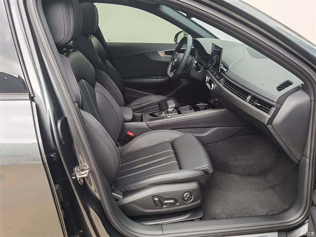 Audi A4L, 2023 22