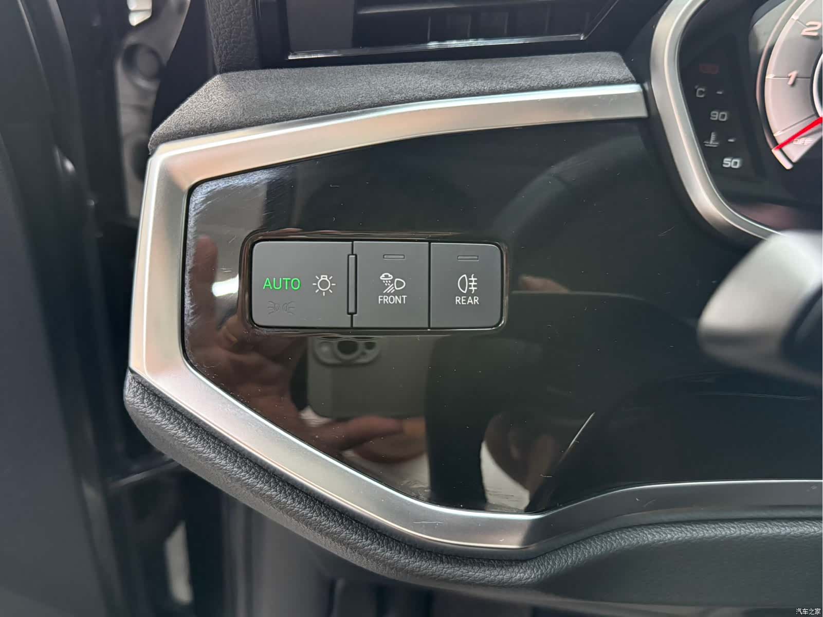 Audi Q3, 2023 16