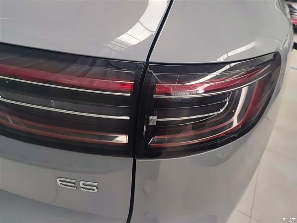 Geely Galaxy E5, 2026 8