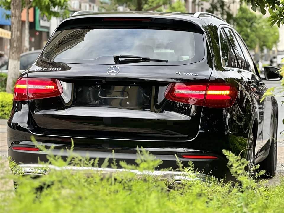 Mercedes-Benz GLC Mercedes-Benz GLC