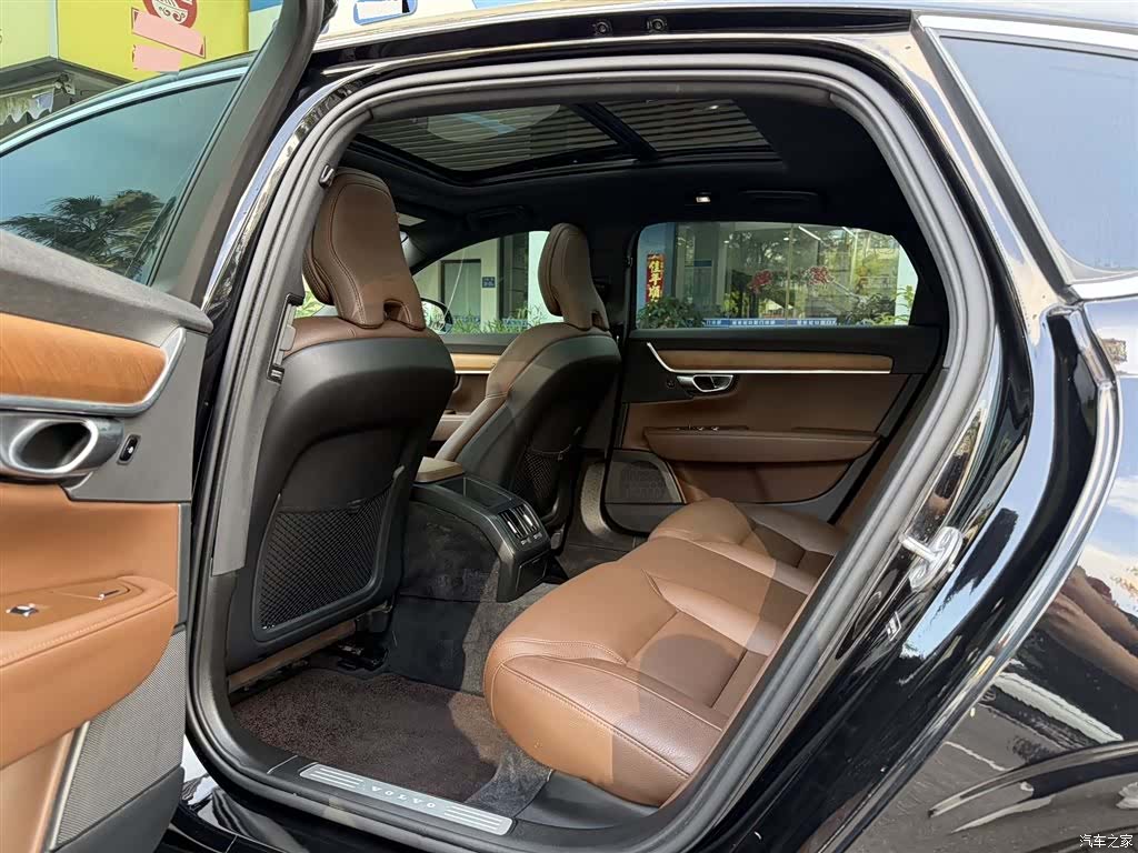 Volvo S90, 2023 все фото