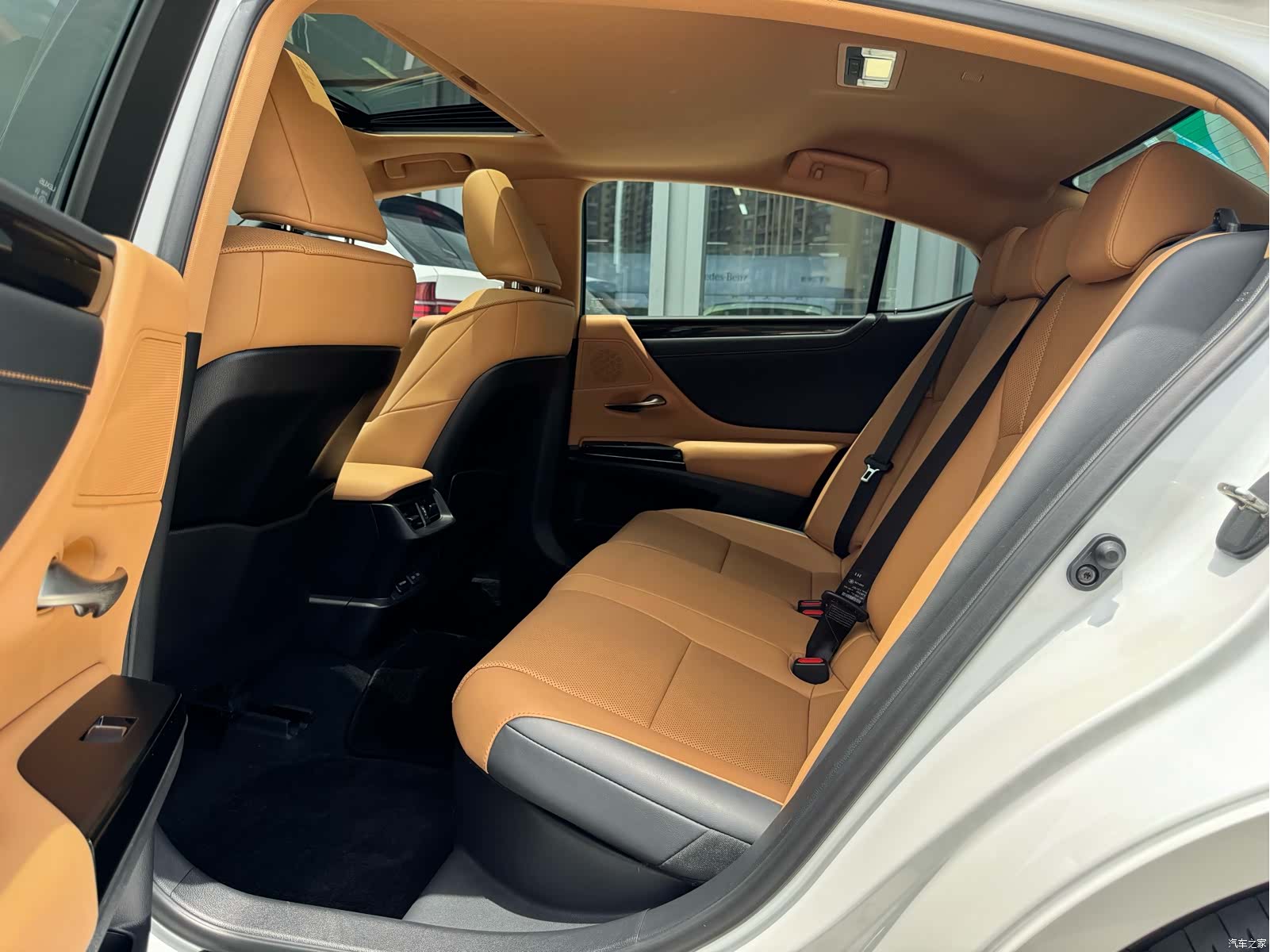 Lexus ES, 2023 9