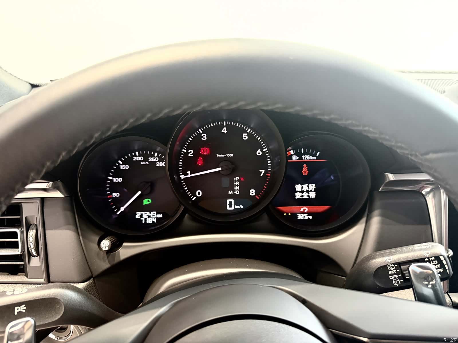 Porsche Macan, 2024 10