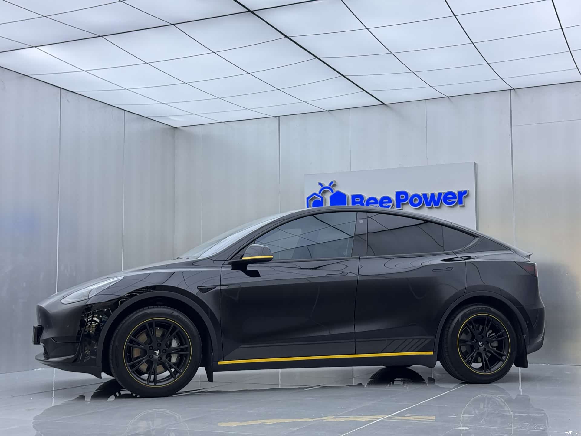 Tesla Model Y, 2022 4