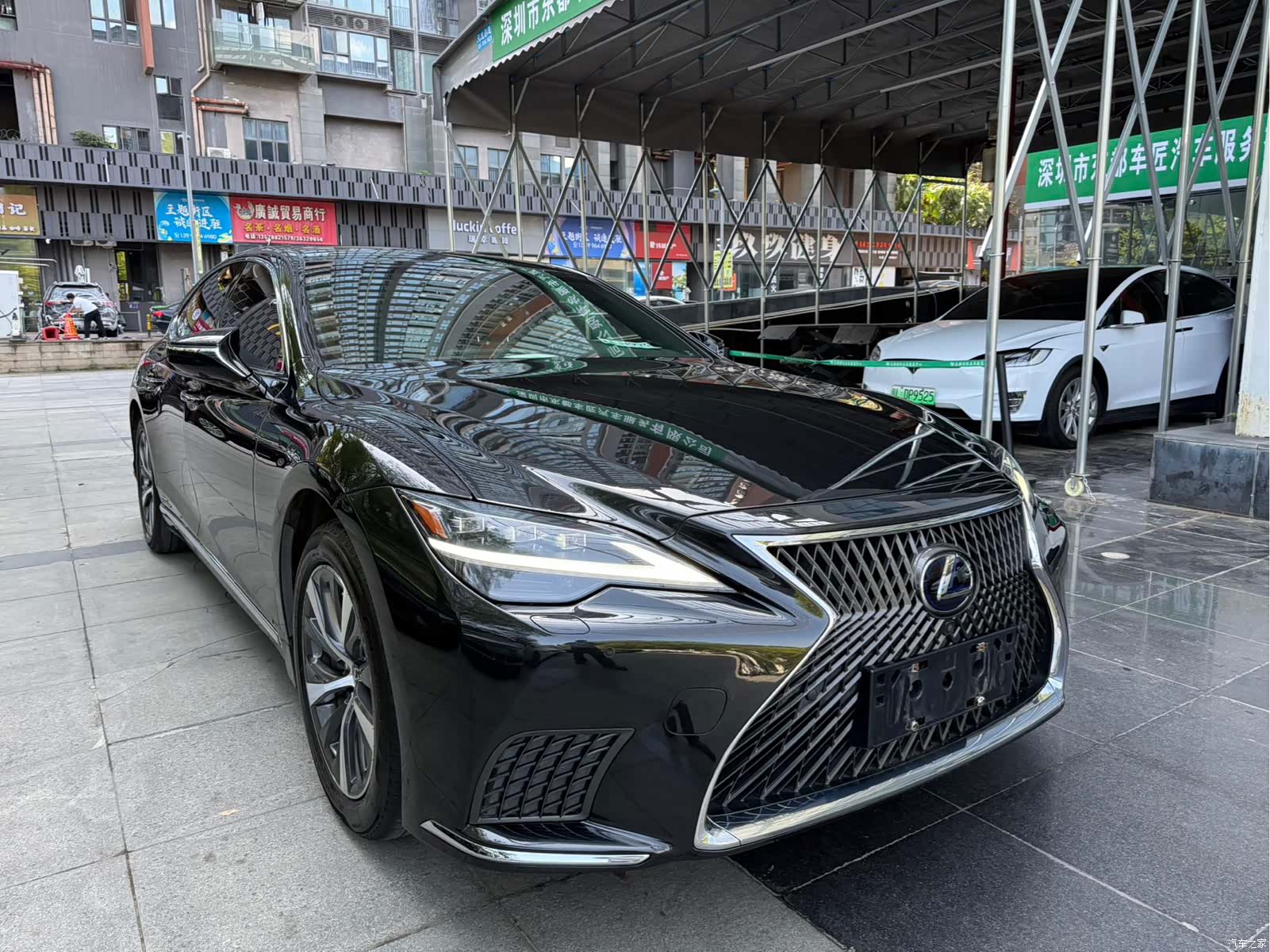 Lexus LS, 2021 3