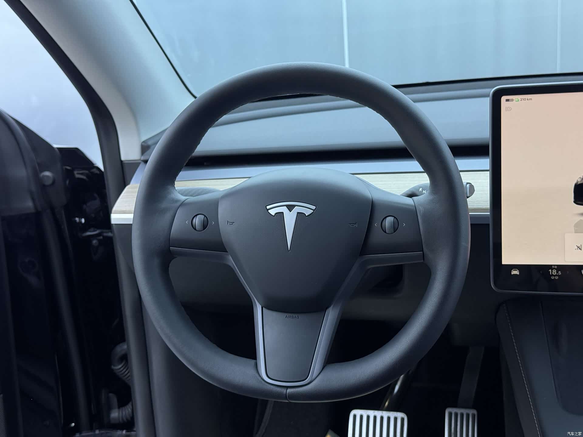 Tesla Model Y, 2022 17