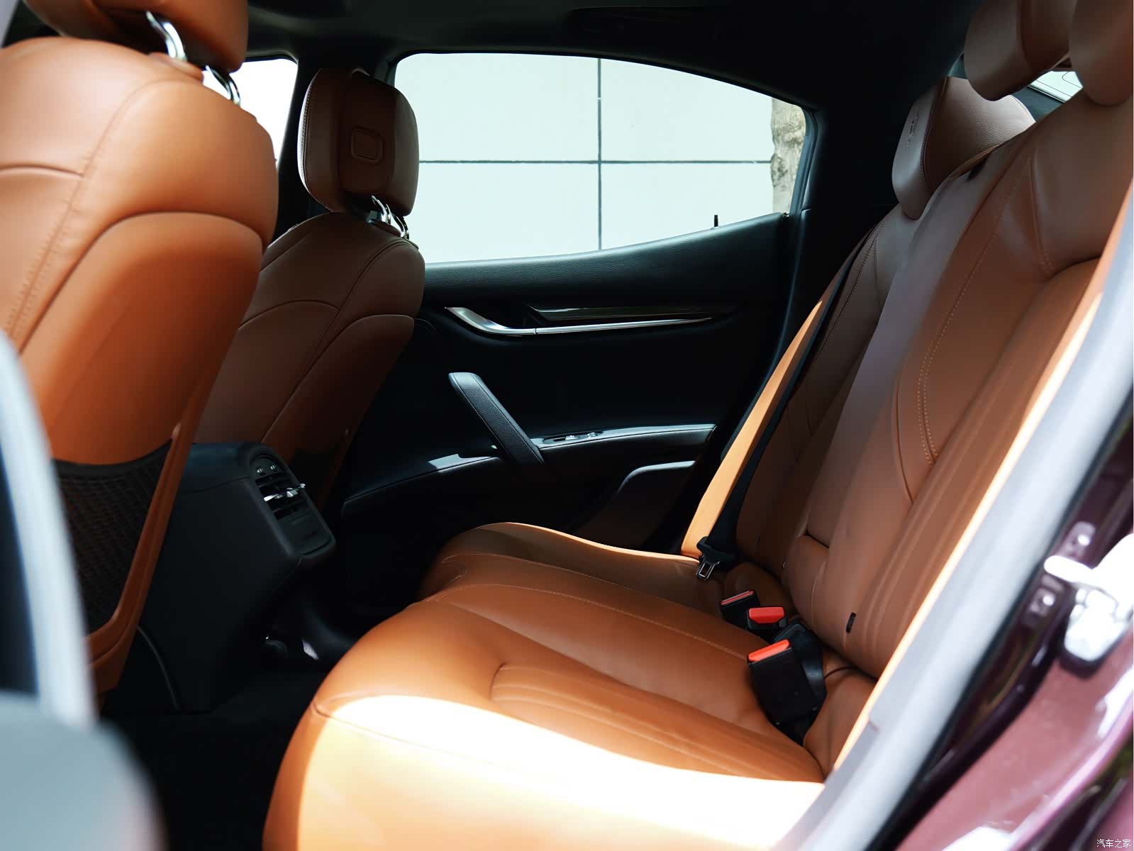 Maserati Ghibli, 2015 8