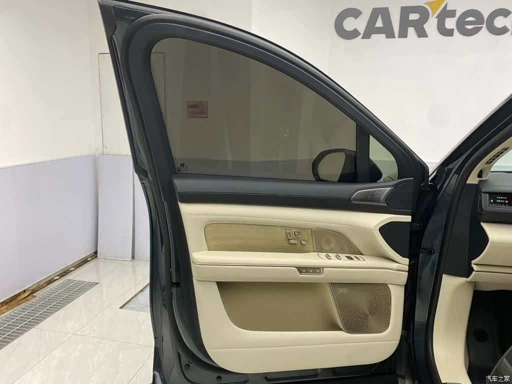 NIO ES8, 2025 16