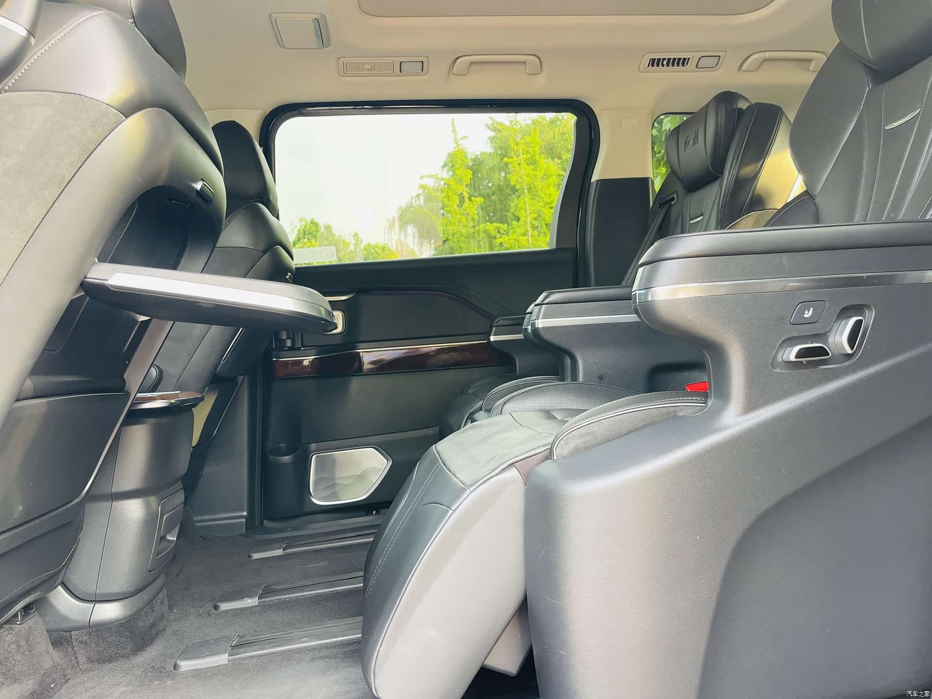 Hongqi HQ9, 2023 22