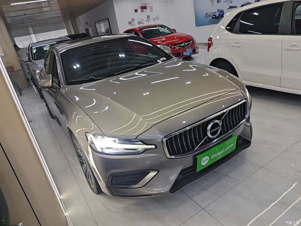 Volvo S60, 2022 4