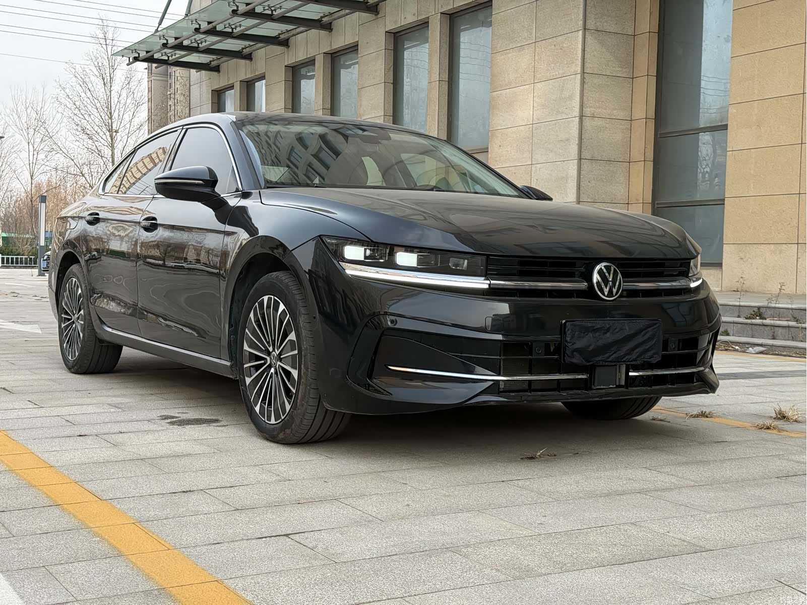 Volkswagen Magotan, 2025 1