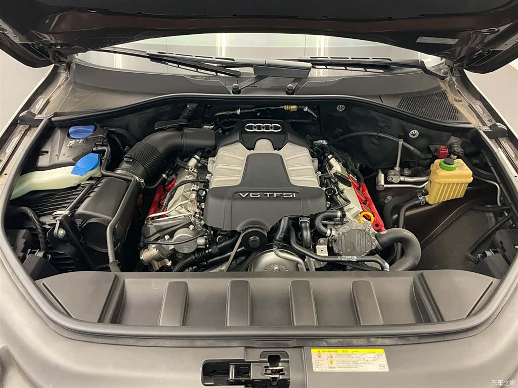 Audi Q7, 2014 9
