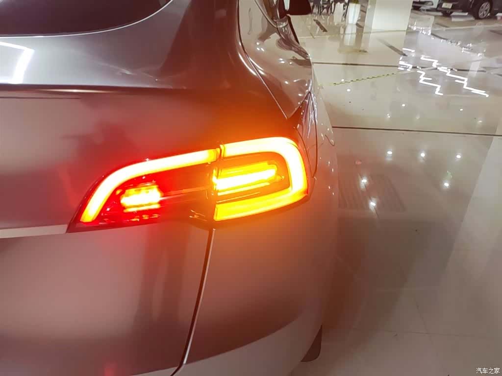Tesla Model Y, 2022 8
