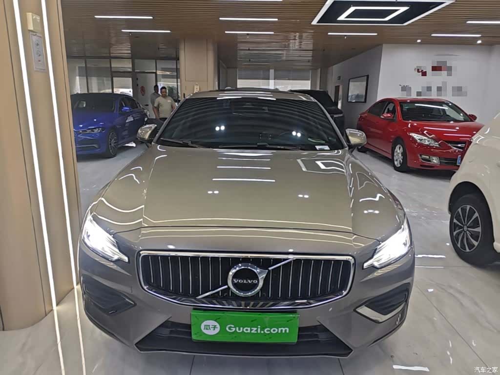 Volvo S60, 2022 3