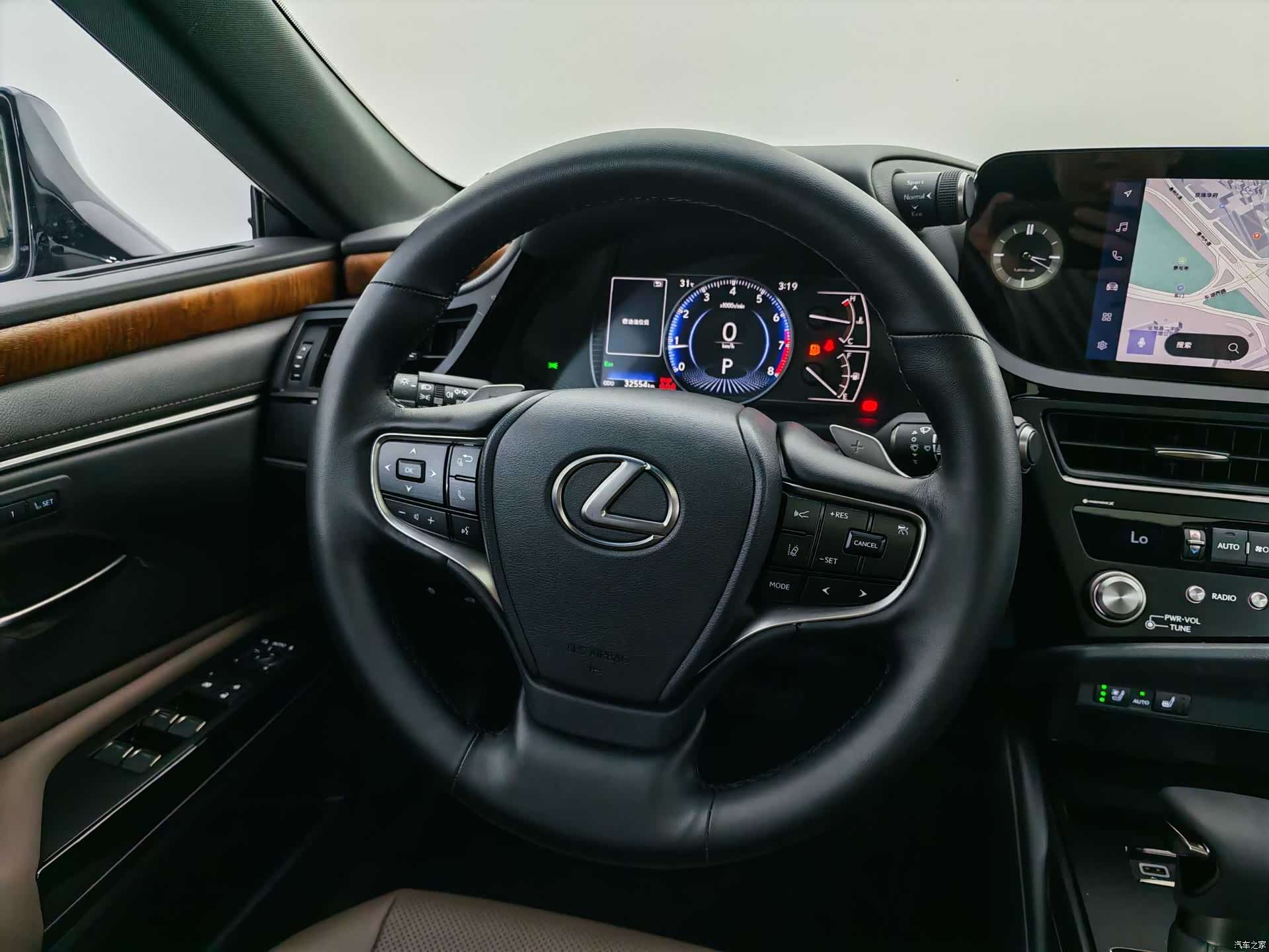 Lexus ES, 2024 12