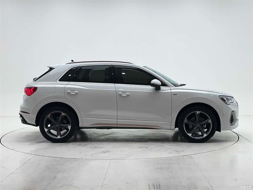 Audi Q3, 2023 9