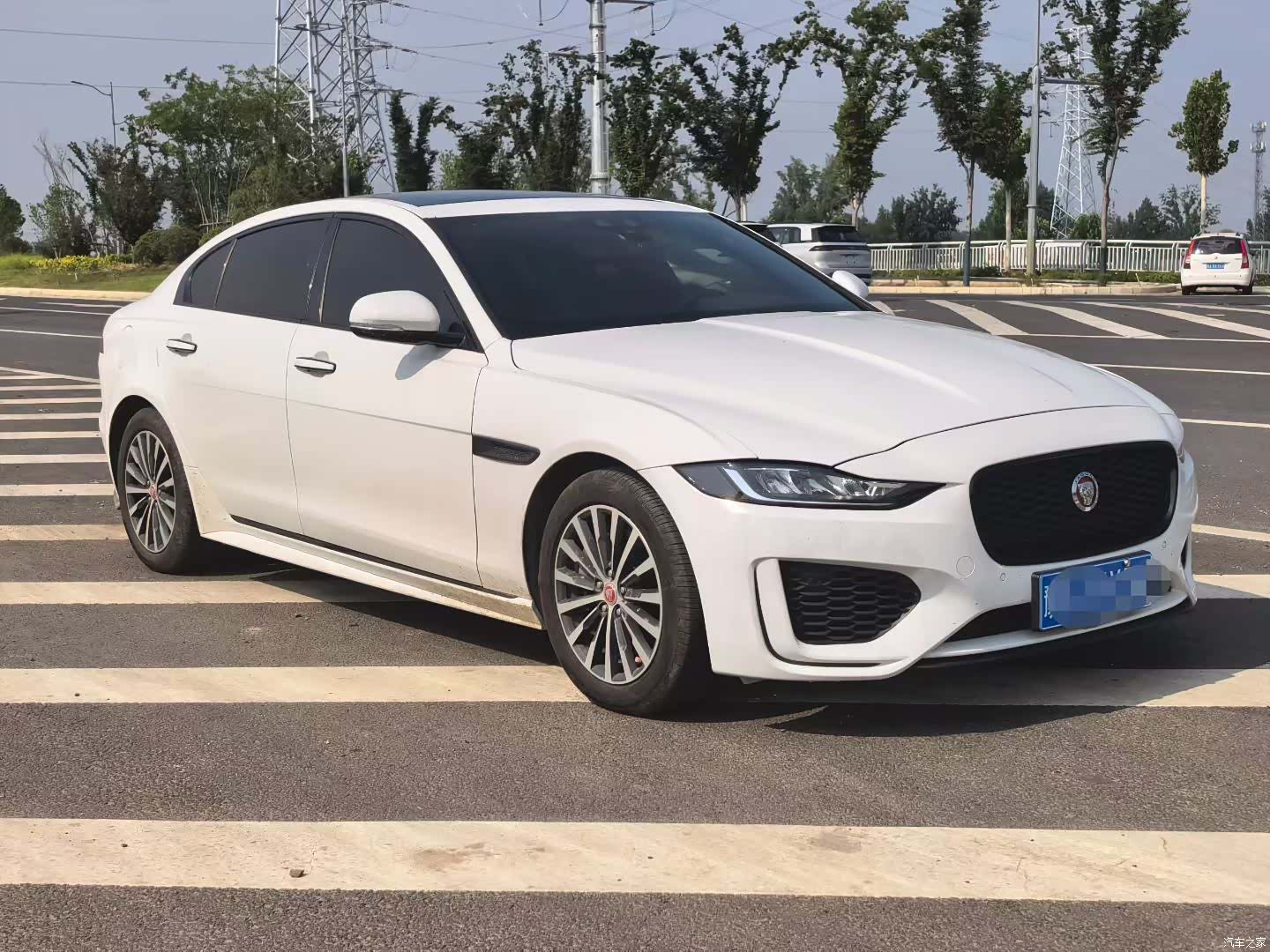Land Rover XEL, 2020 3