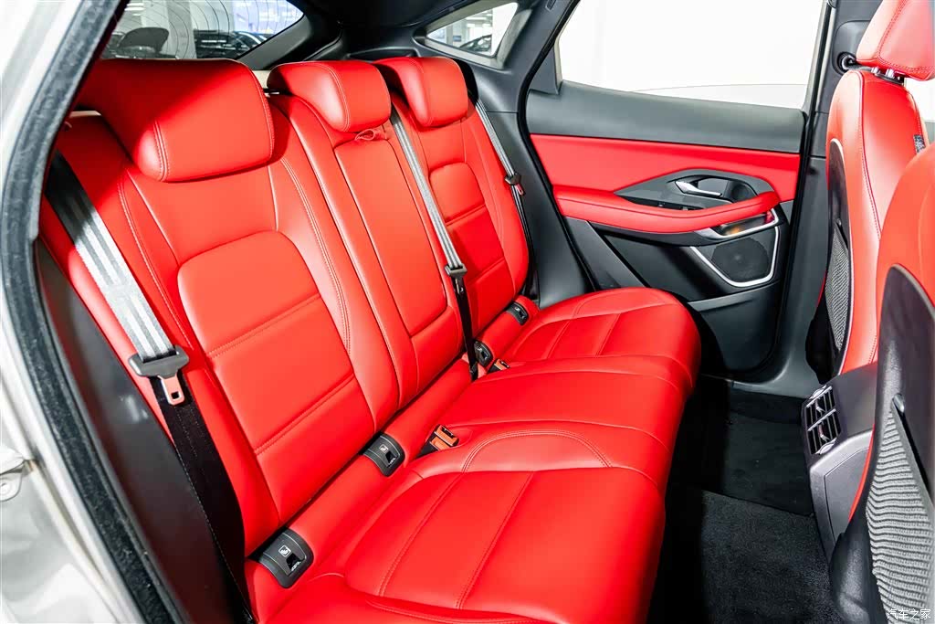 Land Rover E-PACE, 2023 22