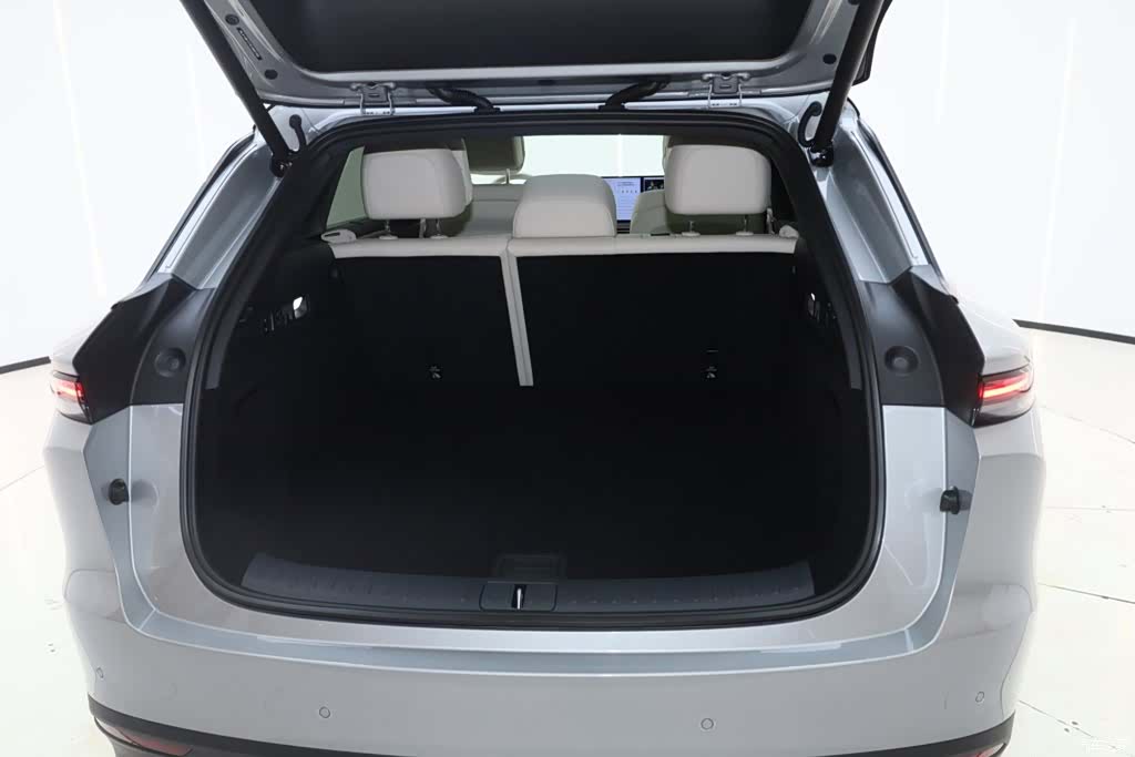 Li Auto i6, 2025 13