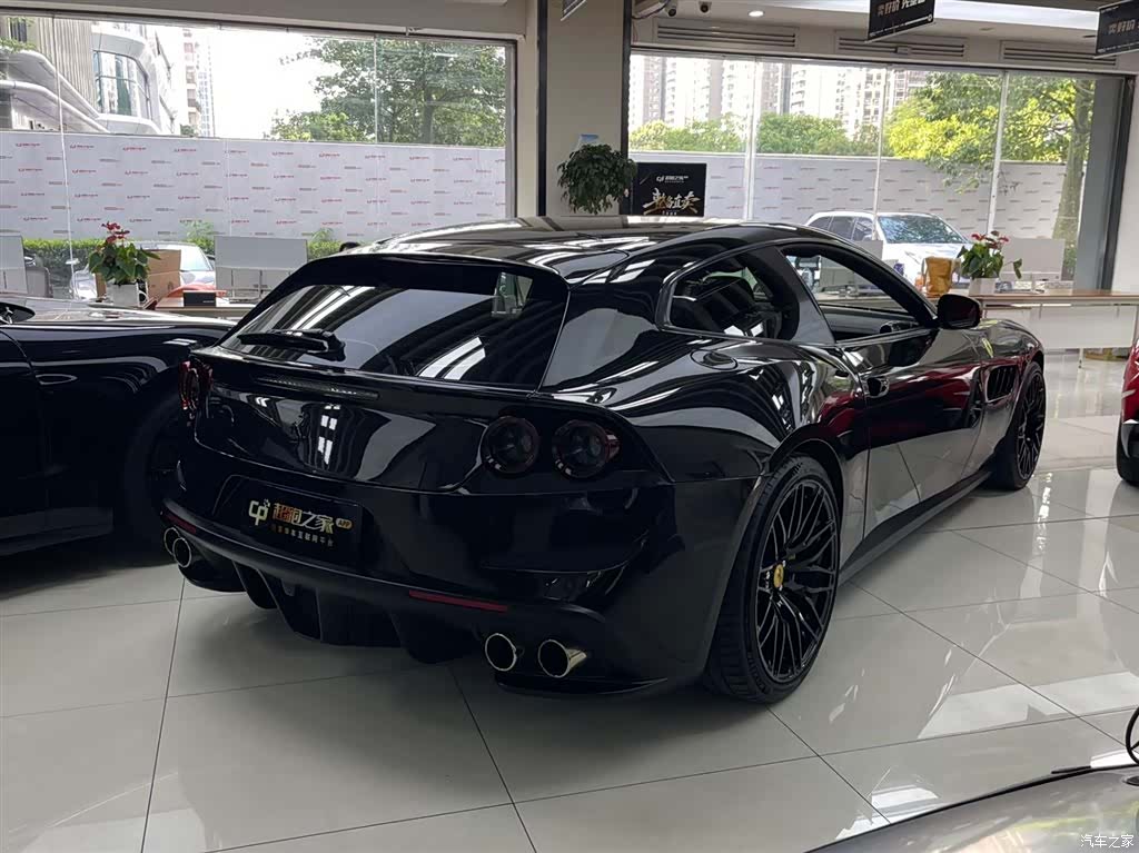 Ferrari GTC4Lus, 2019 7