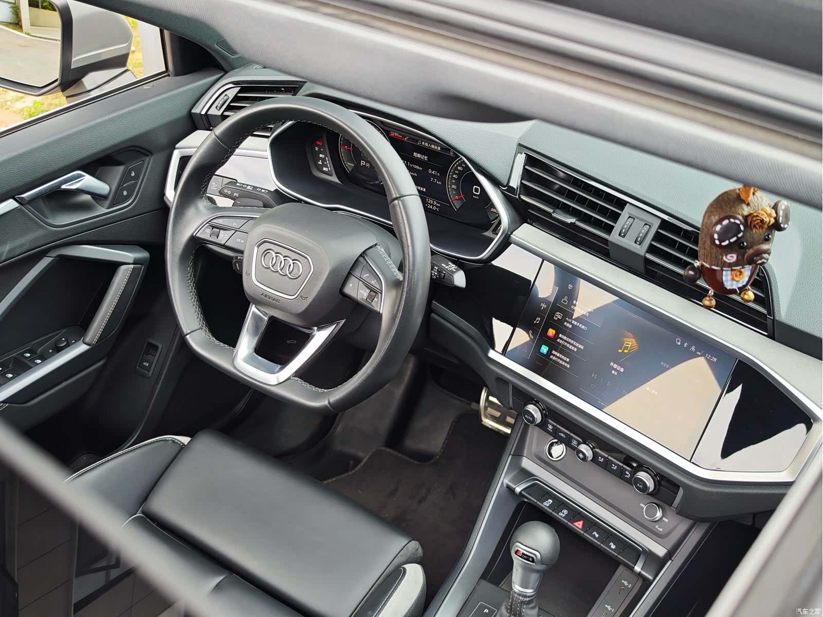 Audi Q3, 2024 14