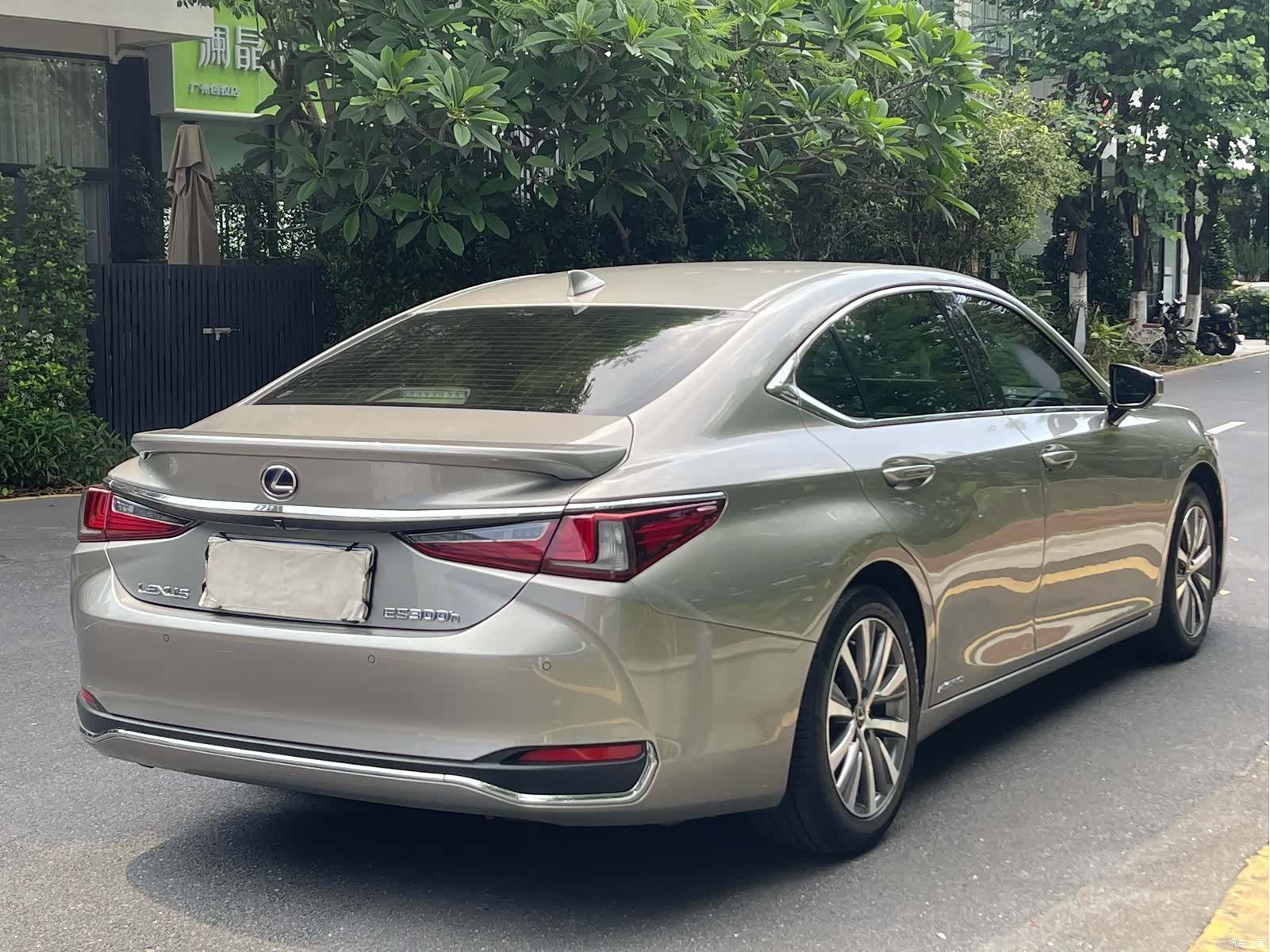 Lexus ES, 2019 7