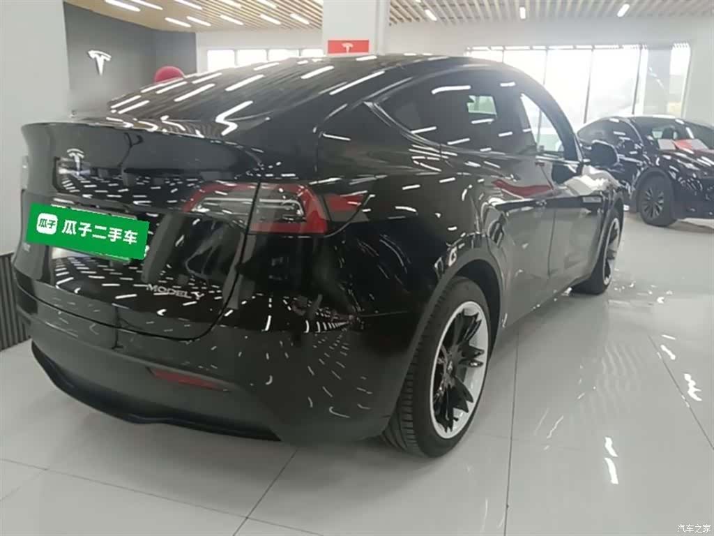 Tesla Model Y, 2023 7